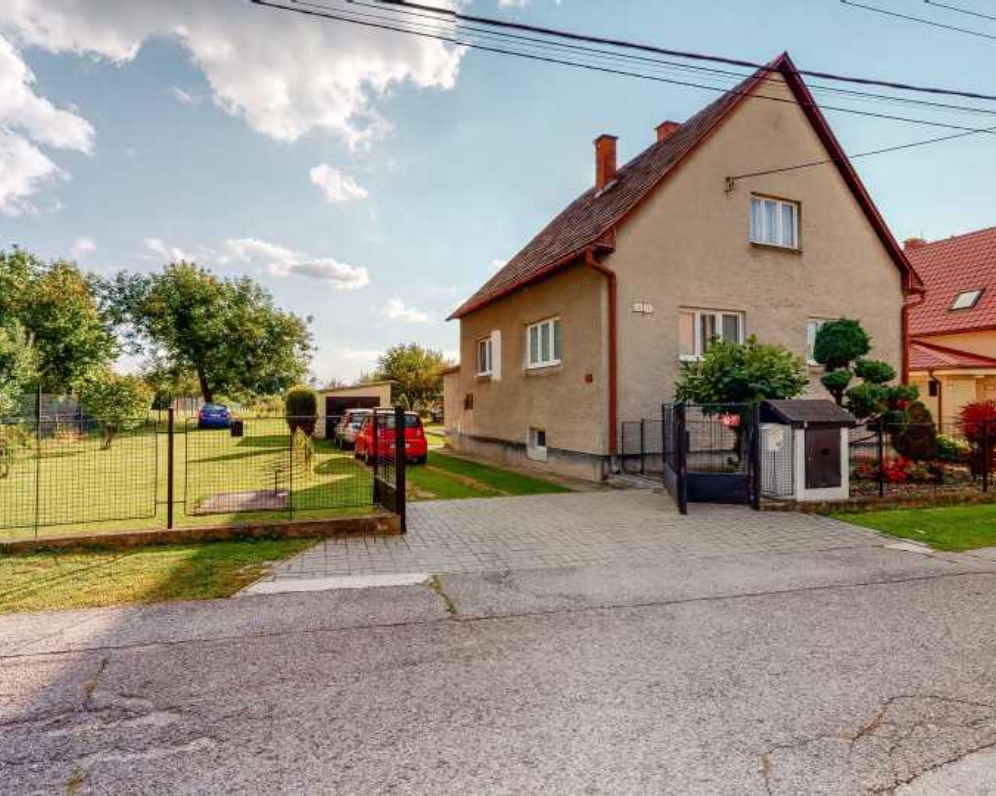 PREDAJ 5 izbový rodinný dom s pozemkom o rozlohe 3410 m2 v Bystričany-Vieska