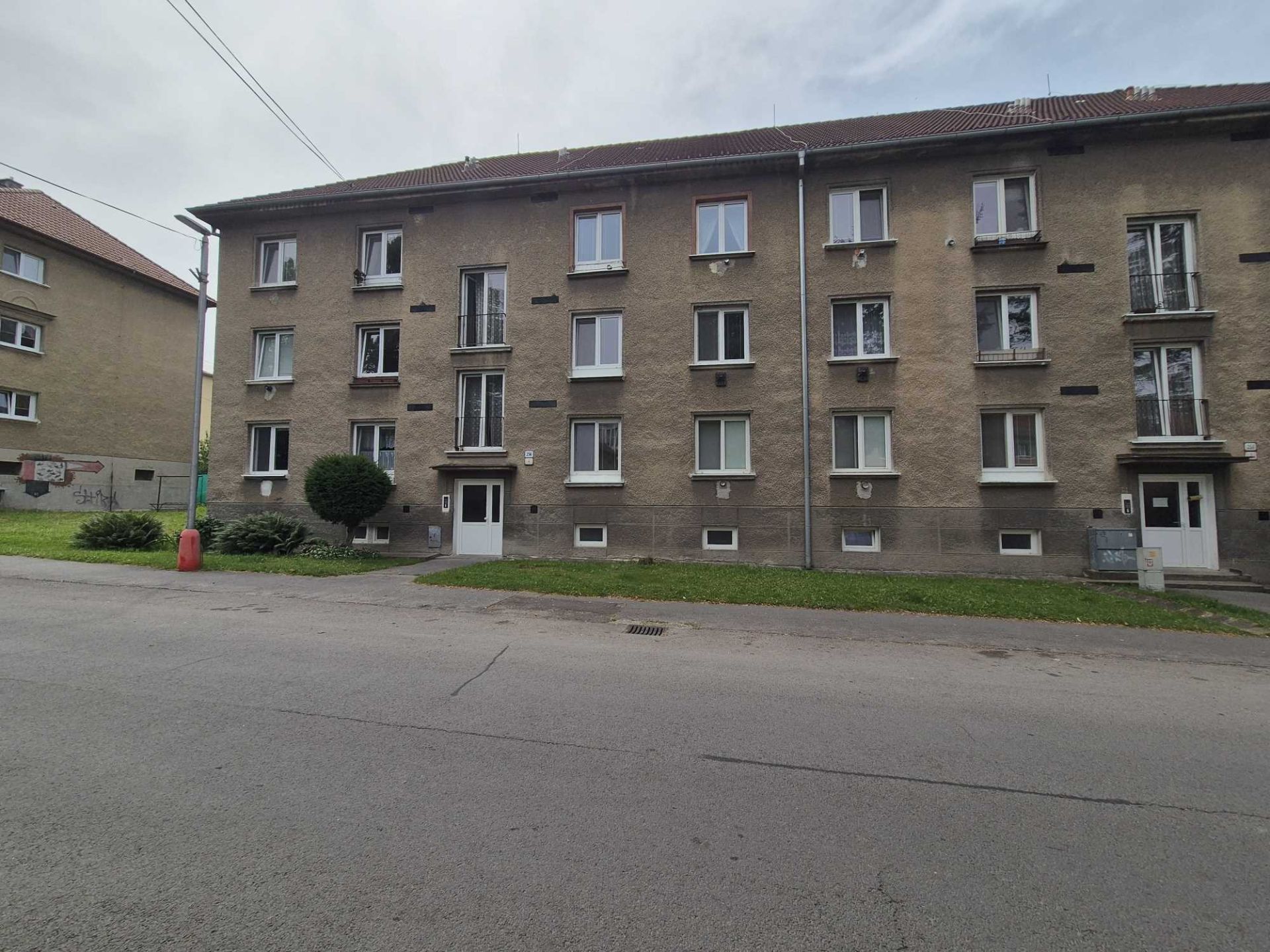 PREDANÝ 2 izbový byt, 58 m2, Handlová, 1 Mája