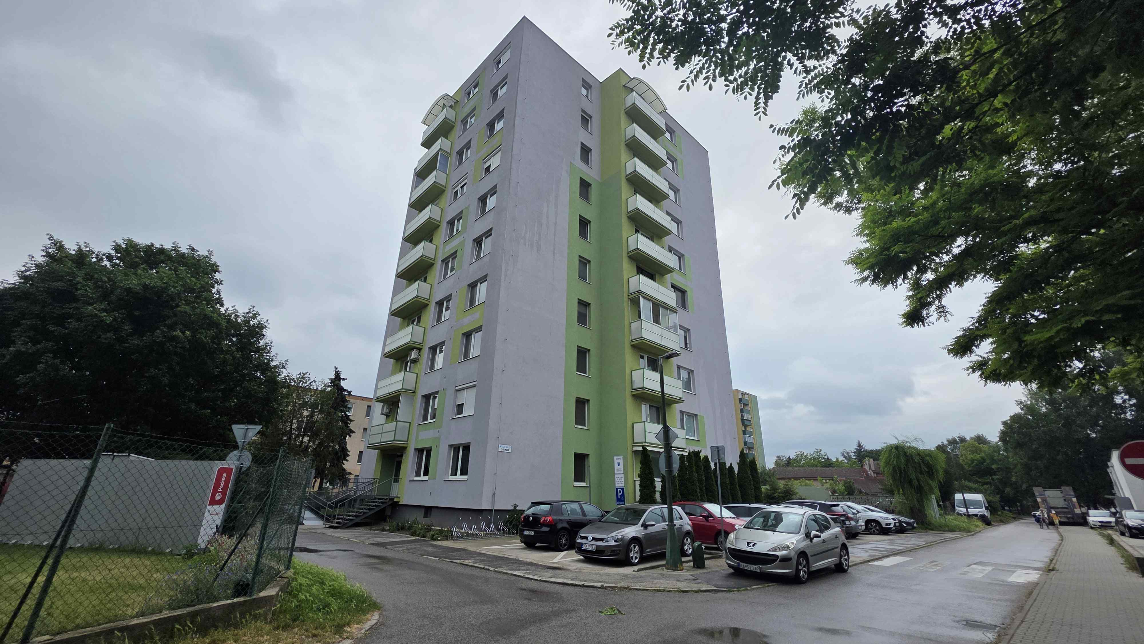 NA PREDAJ Priestranný 3-izbový byt po rekonštrukcii vo vyhľadávanej lokalite  Šamorín, Mestský majer