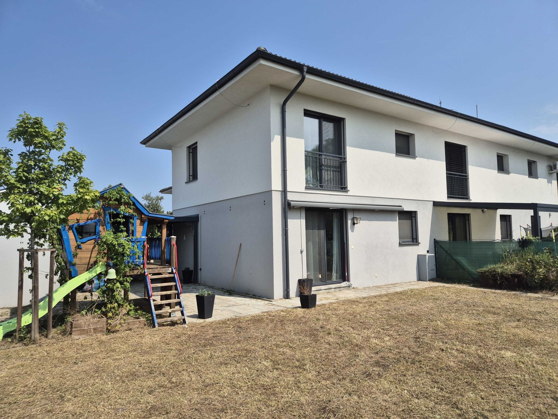Predaný novostavba 4 izbový dom Stupava