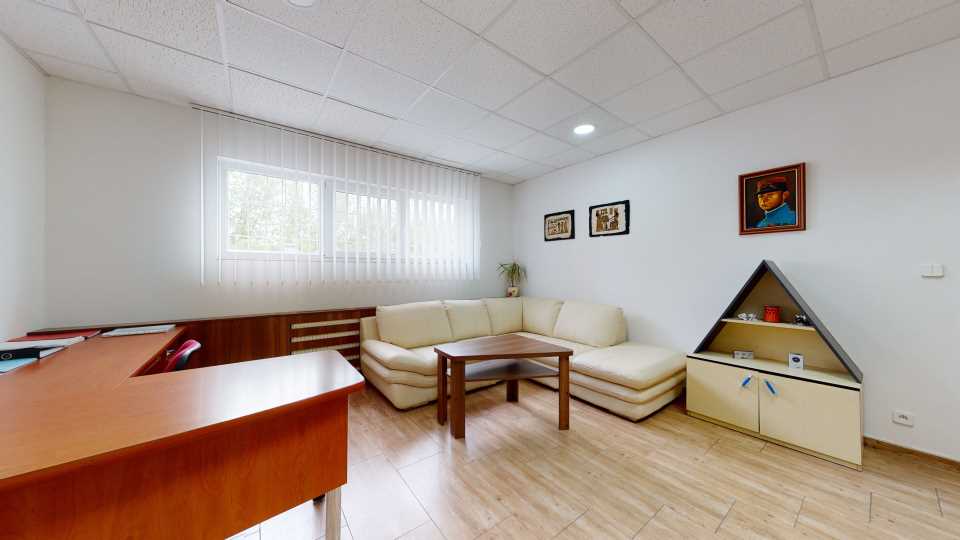 Predaná administratívna budova Nováky