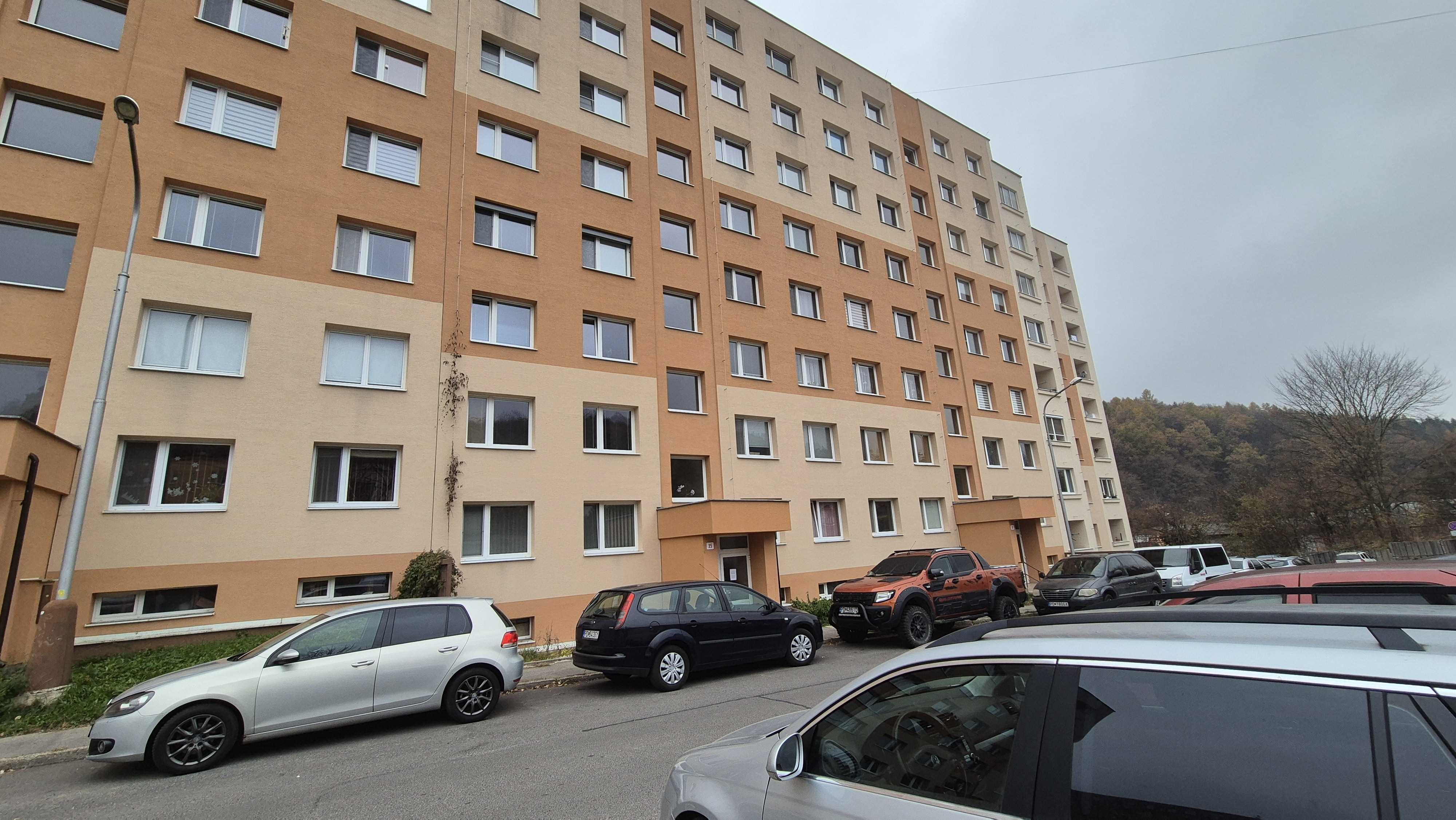 PREDAJ 3 izbový byt, 70 m2, Handlová, Mostná 35