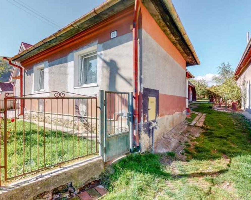 PREDANÝ 4 izbový rodinný dom s pozemkom, o rozlohe 997 m2 v Diviakoch nad Nitricou