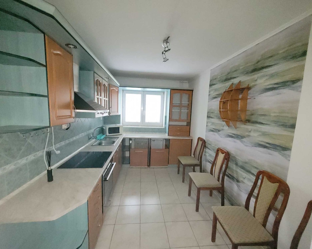 PRENÁJOM  2 izbový byt, 67,6 m2, 29.augusta, Handlová