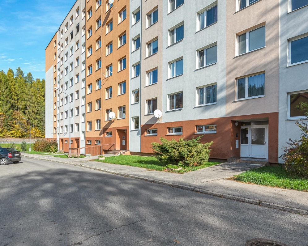 PREDAJ 2 izbový byt, 55 m2, Handlová, Mostná