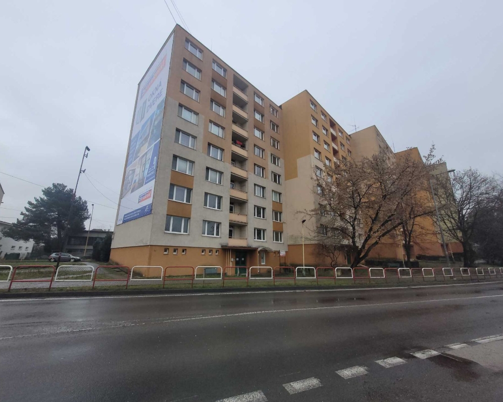 PREDAJ 1 izbový byt, 39 m2, Prievidza, Jesenského