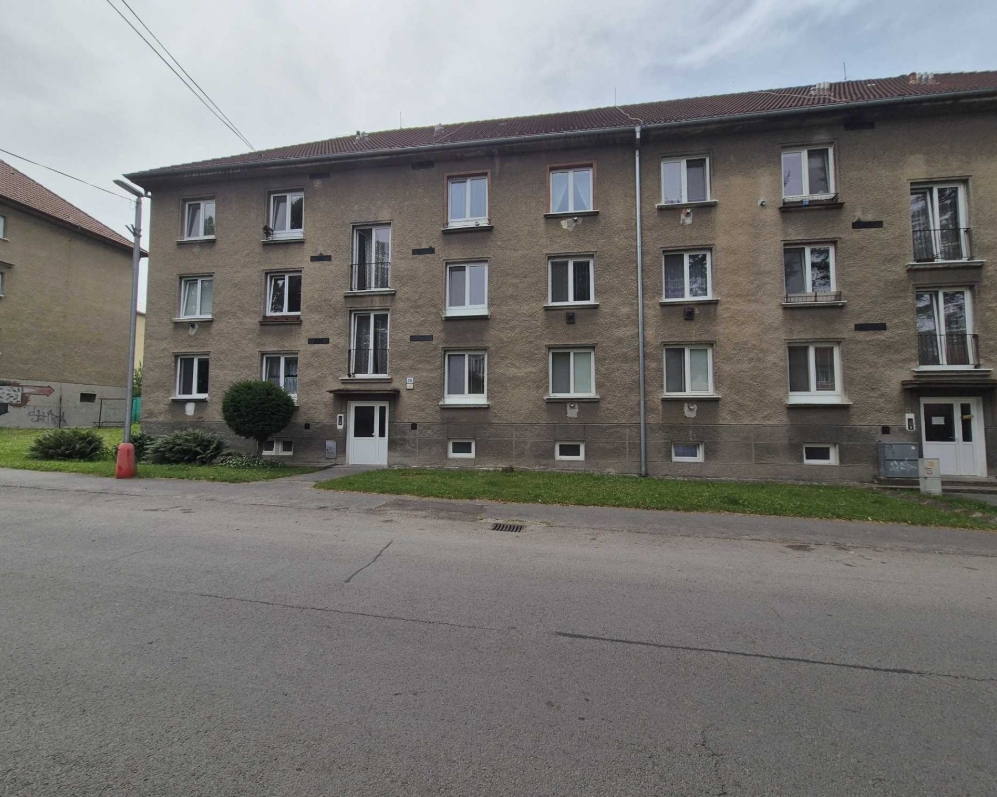 PREDANÝ 2 izbový byt, 58 m2, Handlová, 1 Mája
