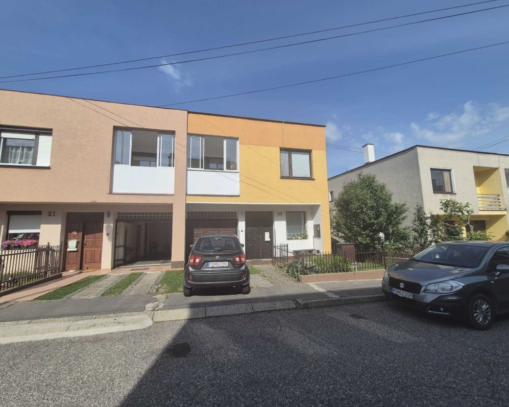 Predaný 5 izbový dom Prievidza, Konvalinková a pozemku 295 m2